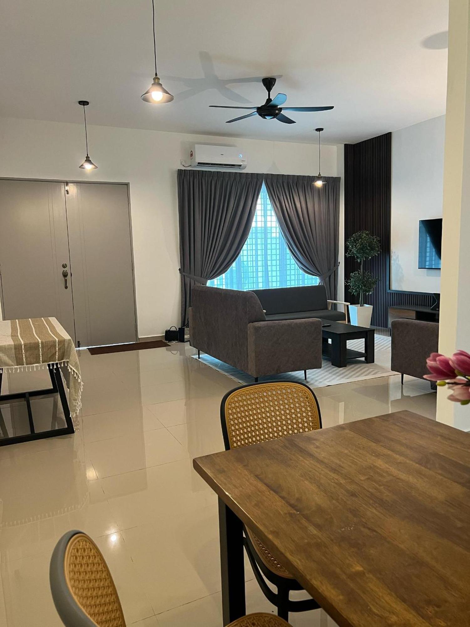 Arief's Rumah percutian